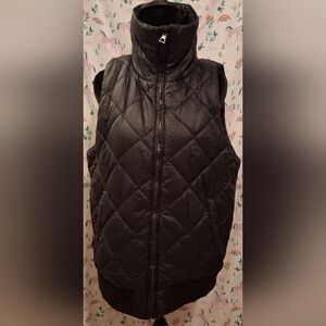 EUC Tuckernuck Jackson Black Puffer Quilt Waterproof Casual Winter Vest SZ L